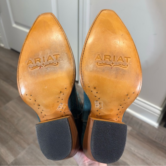 Ariat Casanova Western Leather Cowboy Boots in Blue - Picture 16 of 16